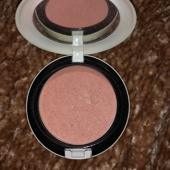 MAC Cosmetics Beauty Powder - Picture 3 of 5